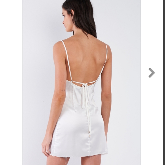 Sexy pearl white gown/slip - Picture 3 of 6